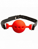Красный силиконовый кляп-шарик с перфорацией